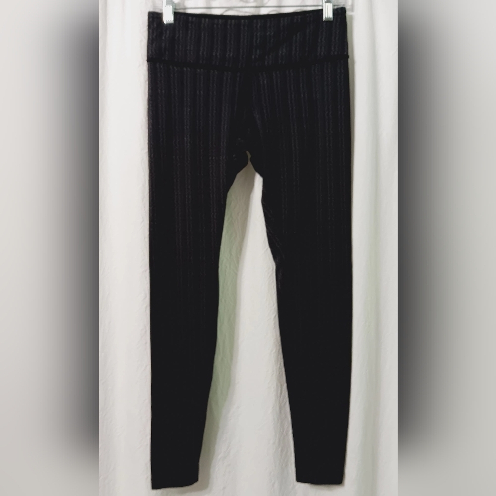 Lululemon Black And Gray Zig Zag Pattern Leggings